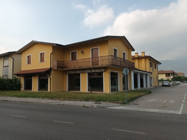 terreno edificabile in vendita a Romano d'Ezzelino