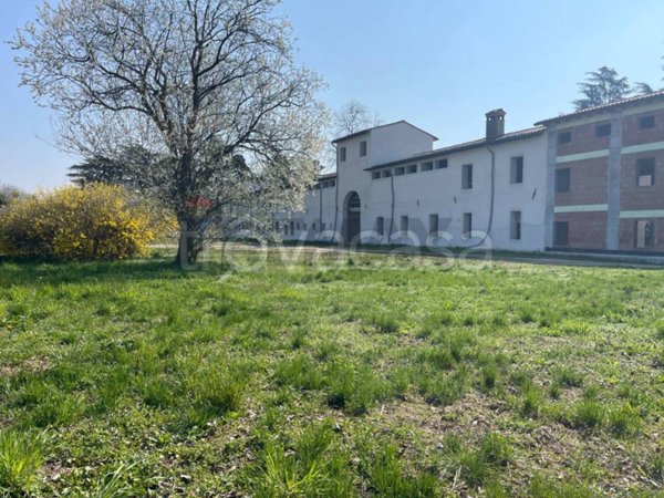 terreno edificabile in vendita a Romano d'Ezzelino