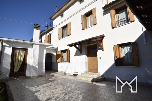 casa indipendente in vendita a Romano d'Ezzelino in zona Sacro Cuore
