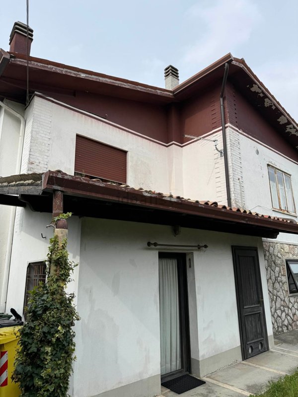 casa indipendente in vendita a Romano d'Ezzelino in zona Fellette