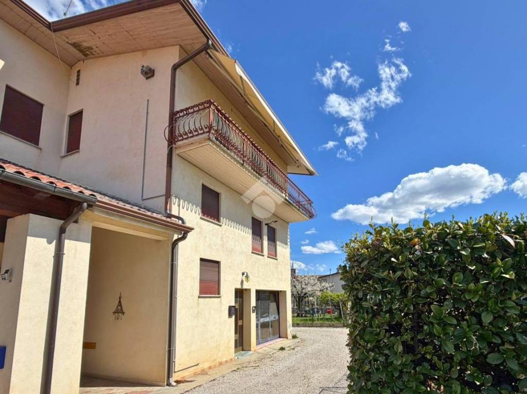 casa indipendente in vendita a Romano d'Ezzelino in zona San Giacomo