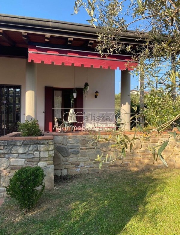 casa indipendente in vendita a Romano d'Ezzelino