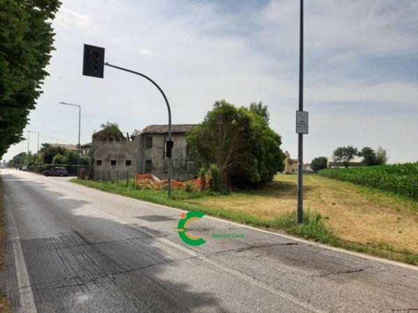 terreno edificabile in vendita a Romano d'Ezzelino in zona Sacro Cuore