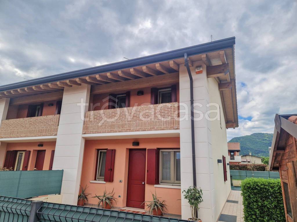 casa indipendente in vendita a Romano d'Ezzelino in zona San Giacomo