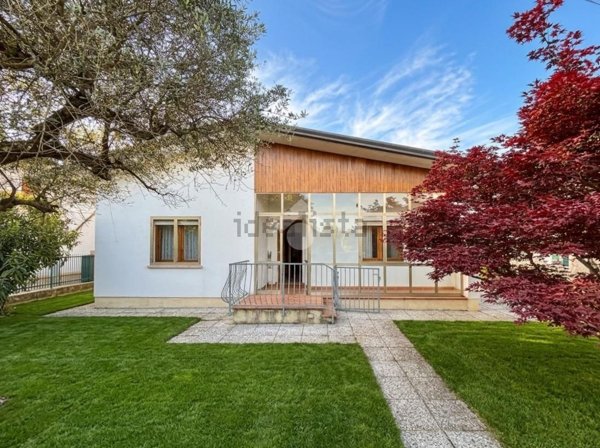 casa indipendente in vendita a Romano d'Ezzelino in zona San Giacomo