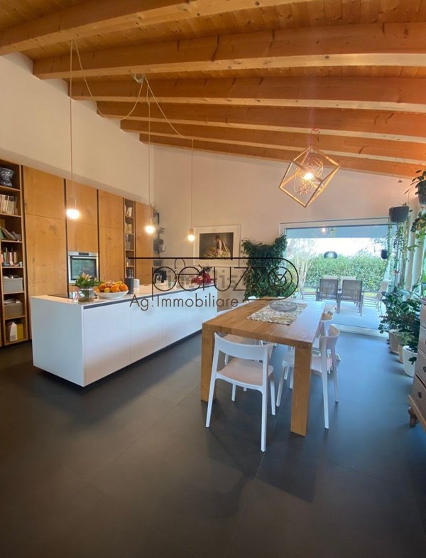 casa indipendente in vendita a Romano d'Ezzelino