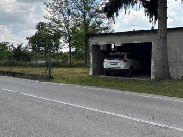 negozio in vendita a Romano d'Ezzelino