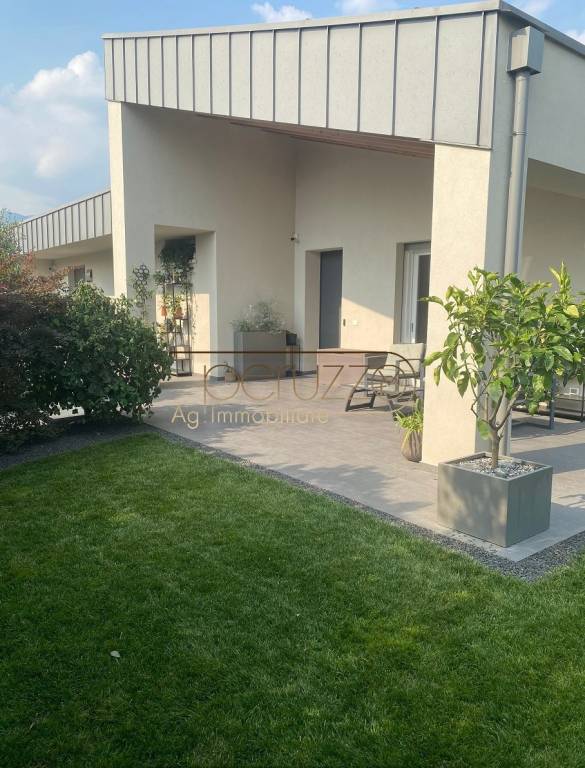 casa indipendente in vendita a Romano d'Ezzelino