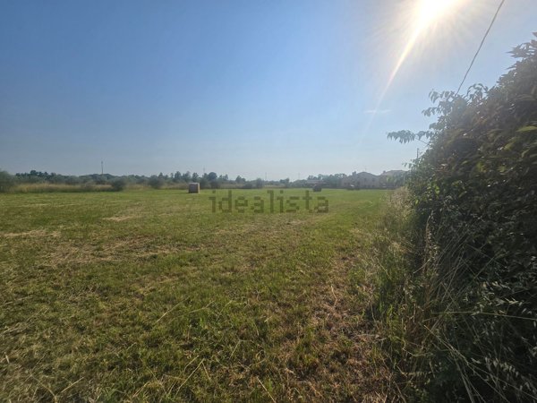 terreno edificabile in vendita a Romano d'Ezzelino
