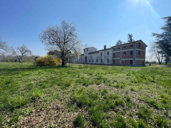 casale in vendita a Romano d'Ezzelino