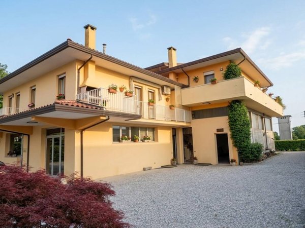 casa indipendente in vendita a Romano d'Ezzelino