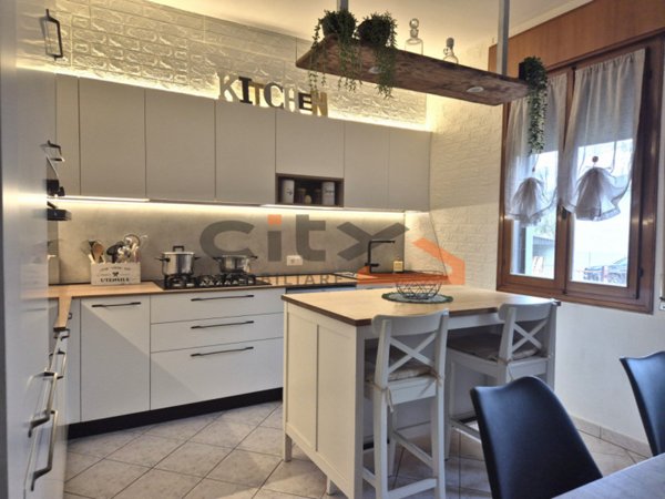 casa indipendente in vendita a Romano d'Ezzelino in zona Fellette