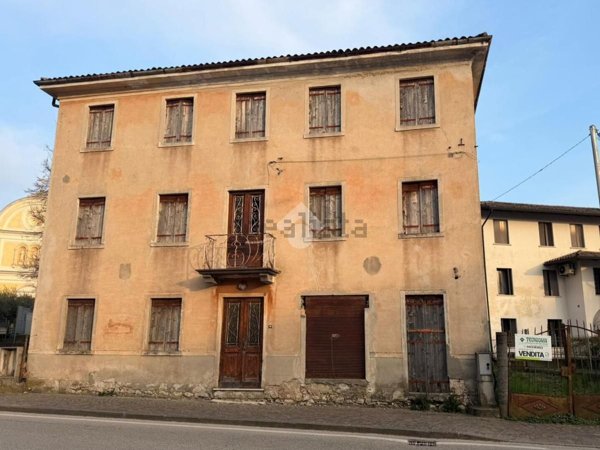 casa indipendente in vendita a Romano d'Ezzelino in zona Romano d'Ezzelino