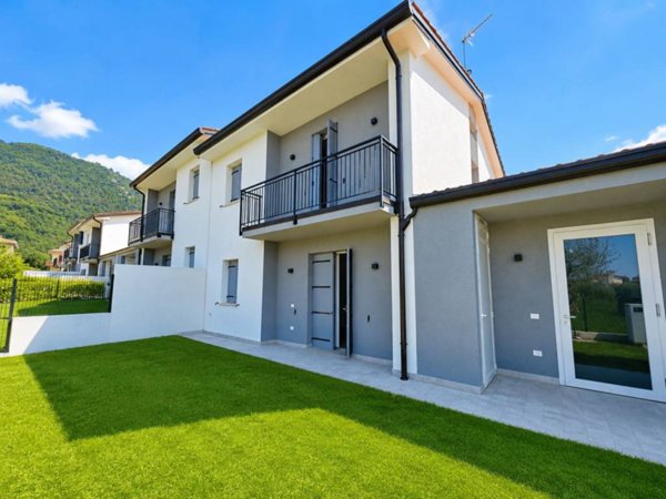 casa indipendente in vendita a Romano d'Ezzelino