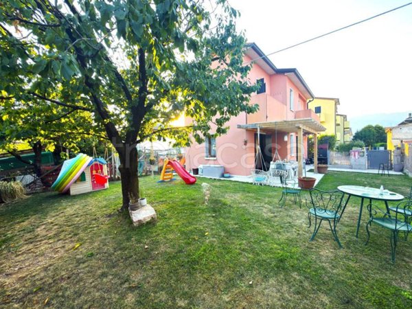 casa indipendente in vendita a Romano d'Ezzelino in zona Fellette