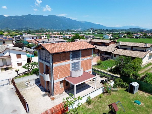 casa indipendente in vendita a Romano d'Ezzelino in zona San Giacomo