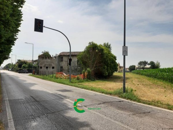 terreno edificabile in vendita a Romano d'Ezzelino in zona Sacro Cuore