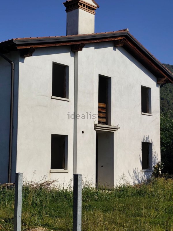 casa indipendente in vendita a Romano d'Ezzelino in zona Sacro Cuore