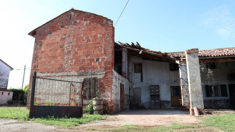 casale in vendita a Rosà