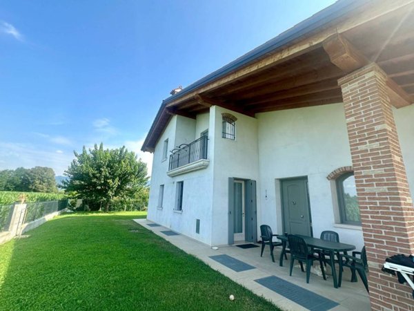casa indipendente in vendita a Rosà