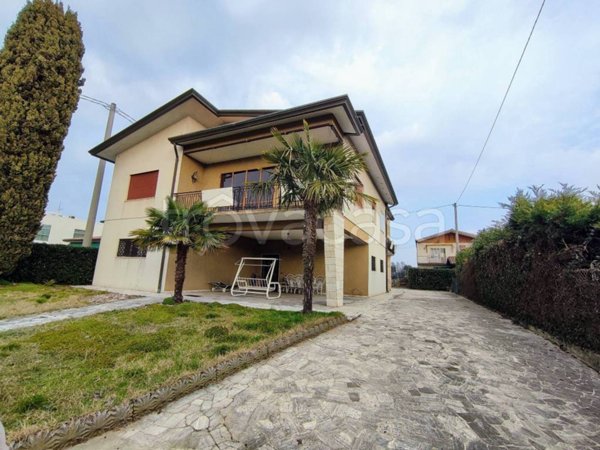 casa indipendente in vendita a Rosà