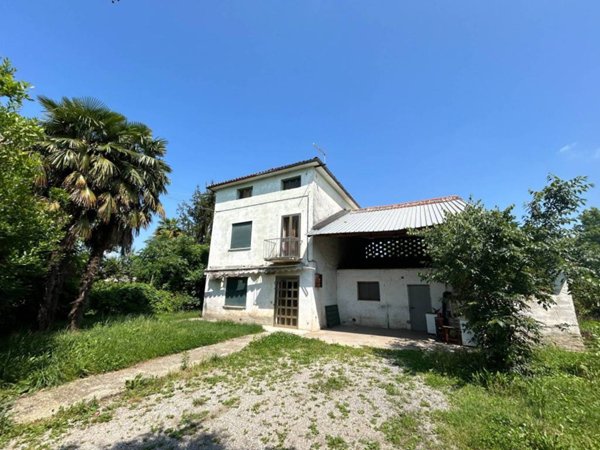 casa indipendente in vendita a Rosà