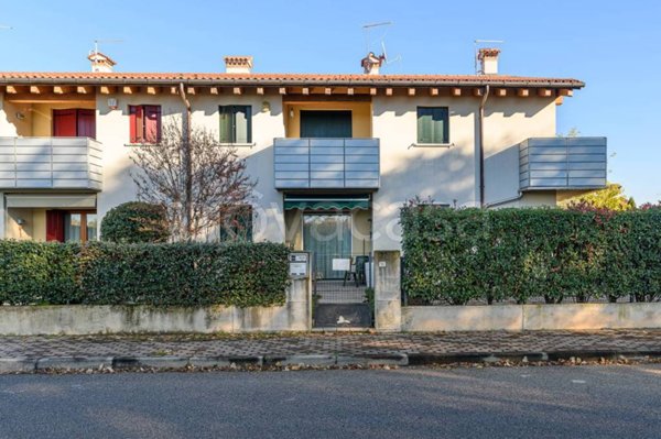 casa indipendente in vendita a Rosà