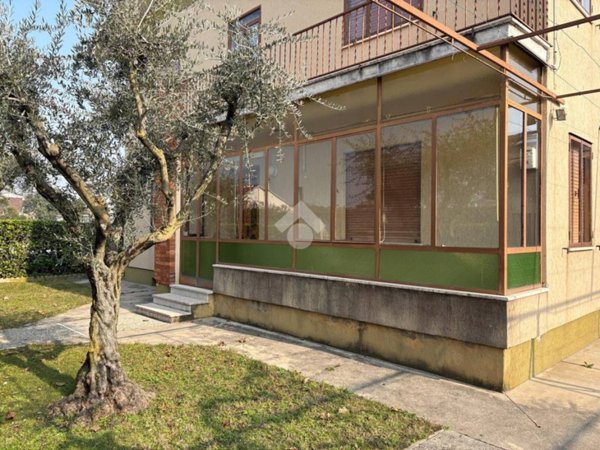 casa indipendente in vendita a Rosà