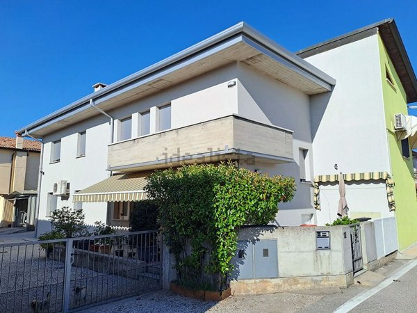 casa indipendente in vendita a Rosà