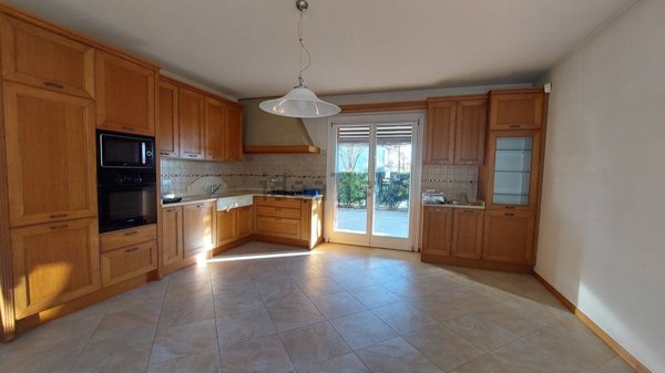 casa indipendente in vendita a Rosà