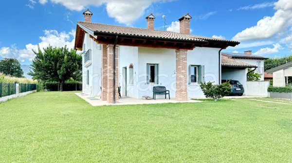 casa indipendente in vendita a Rosà