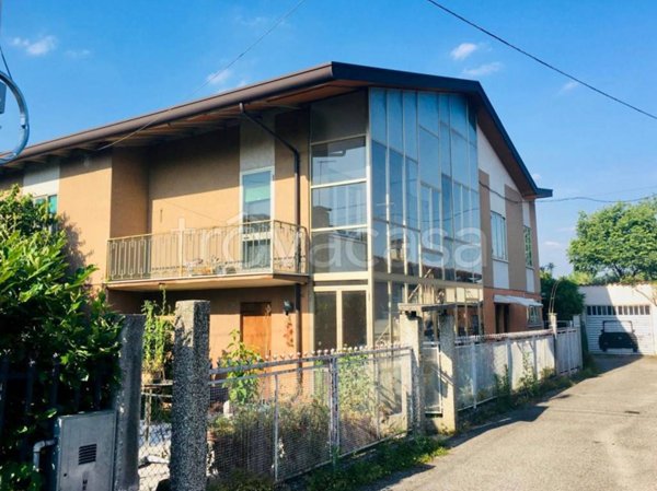 casa indipendente in vendita a Rosà