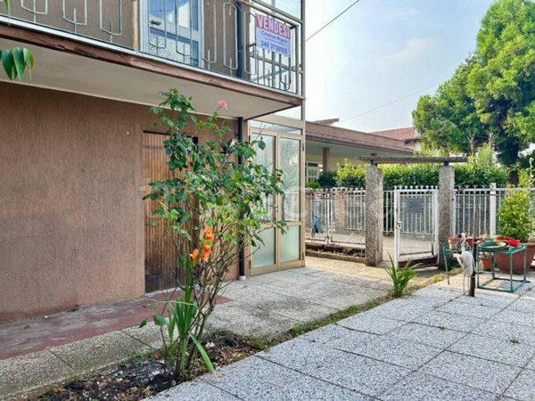 casa indipendente in vendita a Rosà