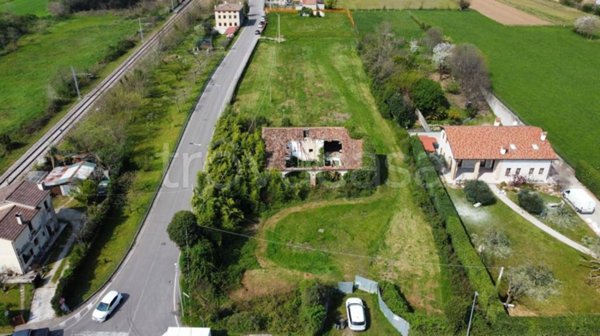 casa indipendente in vendita a Rosà