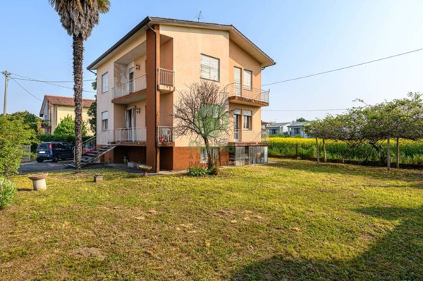 casa indipendente in vendita a Rosà