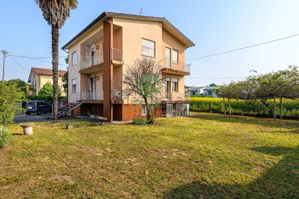 casa indipendente in vendita a Rosà