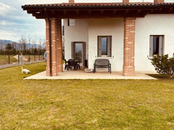 casa indipendente in vendita a Rosà