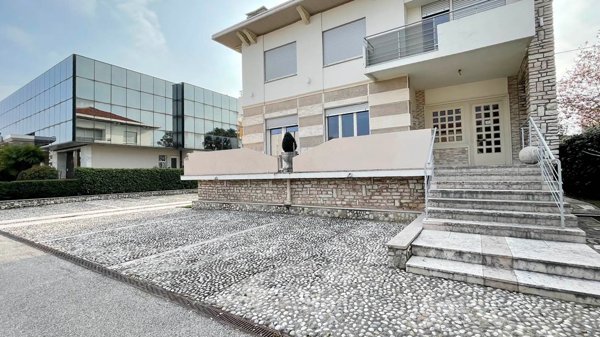 ufficio in vendita a Rosà