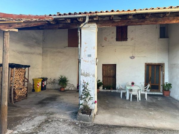 casa indipendente in vendita a Rosà in zona Cusinati