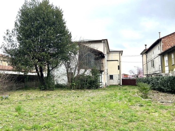 casa indipendente in vendita a Rosà