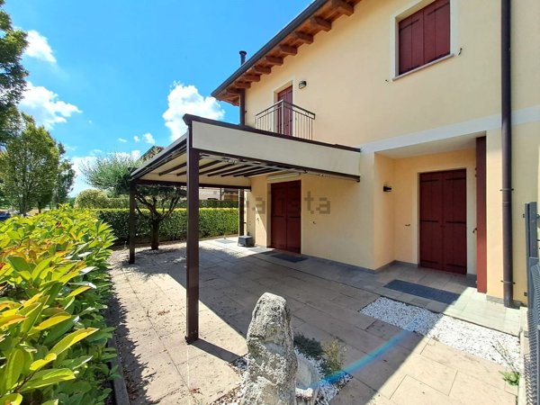 casa indipendente in vendita a Rosà