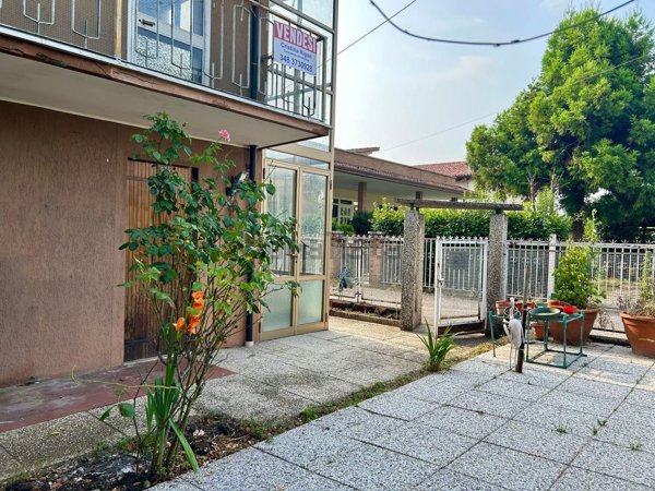 casa indipendente in vendita a Rosà