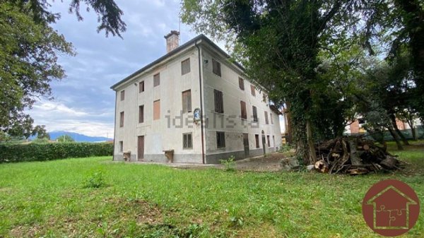casa indipendente in vendita a Rosà in zona Travettore