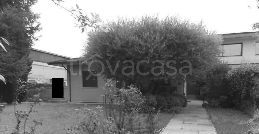 casa indipendente in vendita a Rosà