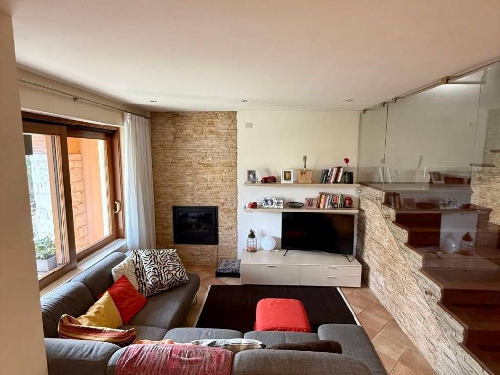 casa indipendente in vendita a Rosà in zona San Pietro