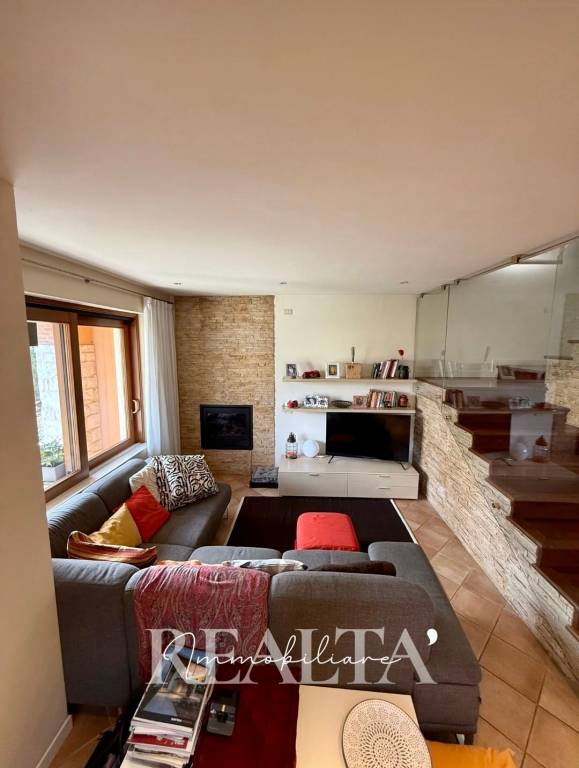 casa indipendente in vendita a Rosà in zona San Pietro