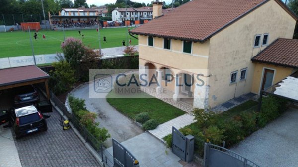 casa indipendente in vendita a Rosà in zona San Pietro