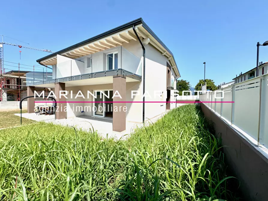 casa indipendente in vendita a Rosà in zona Travettore