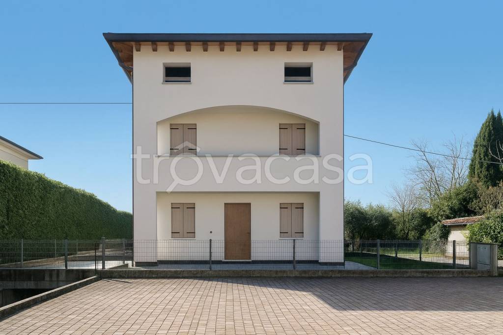 casa indipendente in vendita a Rosà