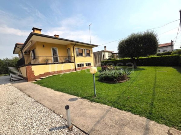 casa indipendente in vendita a Rosà in zona Cusinati